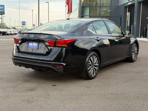 Used 2025 Nissan Altima 2.5 SV FWD image 5