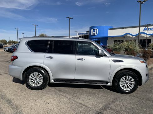 Used 2023 Nissan Armada SV image 4