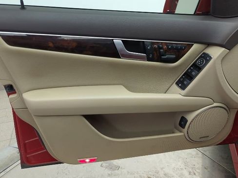 Used 2013 Mercedes-Benz C 300 4MATIC Sedan image 24