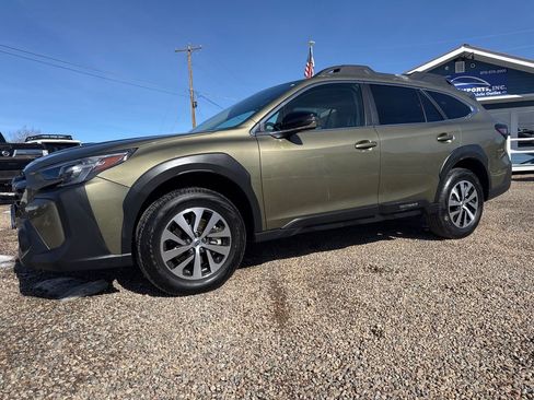 Used 2025 Subaru Outback Premium image 1