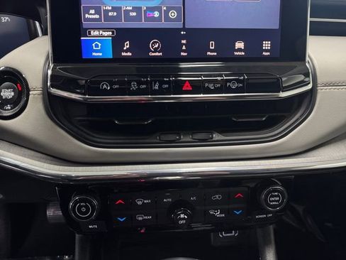 Used 2022 Jeep Compass Limited w/ Elite Group image 3