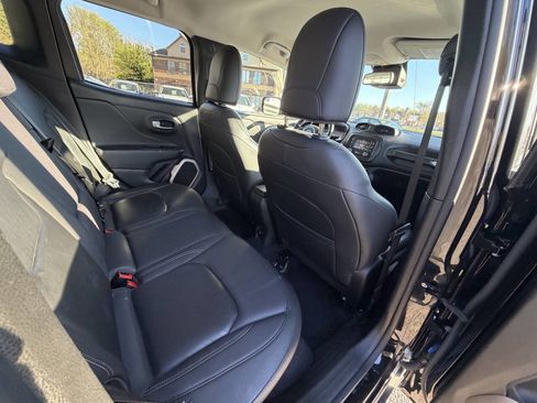Used 2017 Jeep Renegade Limited AWD/4WD image 17