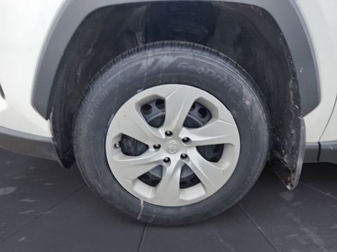 Certified 2022 Toyota RAV4 LE image 14