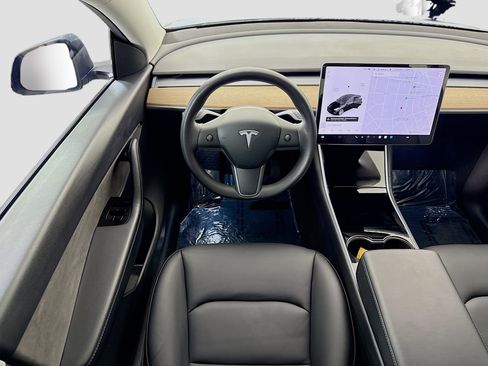 Used 2021 Tesla Model Y Long Range image 24