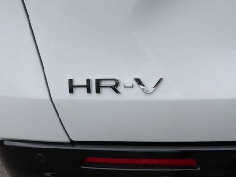 Used 2024 Honda HR-V EX-L image 8