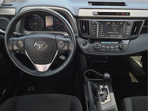 Used 2018 Toyota RAV4 Adventure image 11