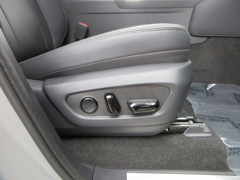 Used 2026 Lexus GX 550 image 28