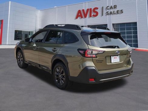 Used 2025 Subaru Outback Onyx Edition AWD/4WD image 3