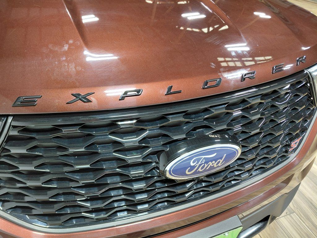 Used 2020 Ford Explorer ST w/ ST Street Pack AWD/4WD image 22