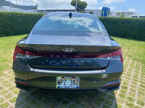 Used 2022 Hyundai Elantra SEL w/ Convenience Package FWD image 6