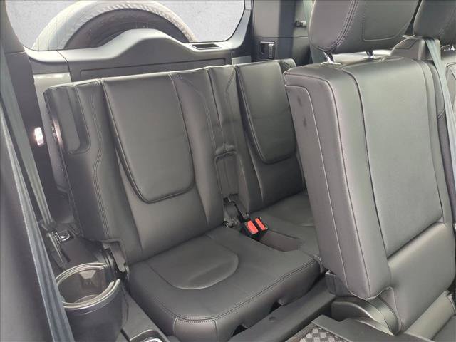 Used 2023 Land Rover Defender 110 X-Dynamic SE AWD/4WD image 23
