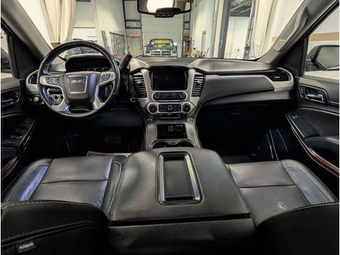Used 2019 GMC Yukon SLT w/ HD Trailering Package AWD/4WD image 9