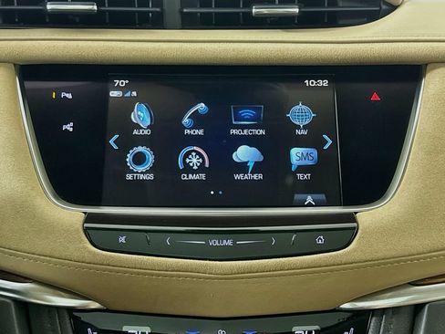 Used 2018 Cadillac XT5 Platinum w/ Driver Assist Package AWD/4WD image 16
