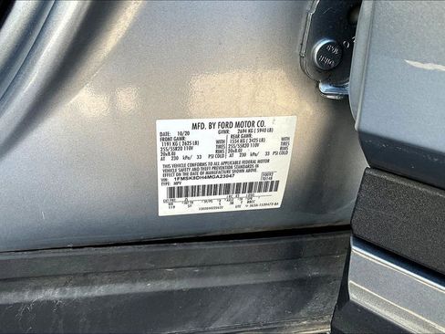 Used 2021 Ford Explorer XLT w/ Equipment Group 202A AWD/4WD image 22