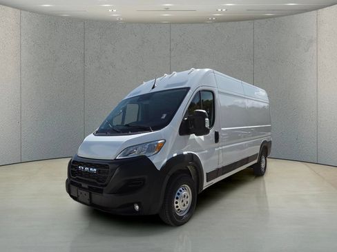 Used 2024 RAM ProMaster 2500 w/ Convenience Group FWD image 11