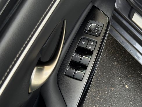 Certified 2025 Lexus ES 350 image 27