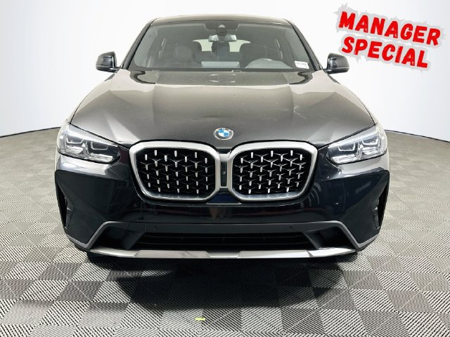 Used 2024 BMW X4 xDrive30i AWD/4WD image 3