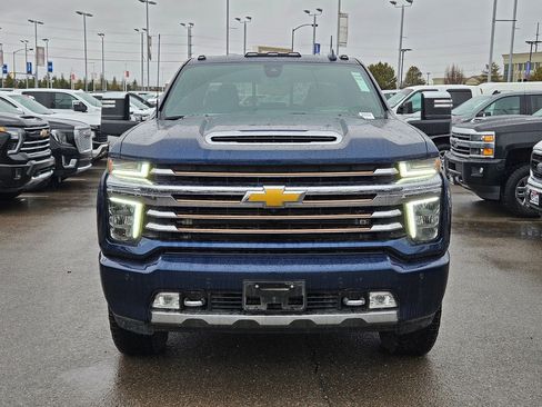 Used 2023 Chevrolet Silverado 2500 High Country w/ Z71 Off-Road Package image 9