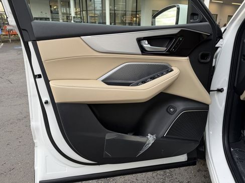 New 2026 Acura MDX SH-AWD image 11