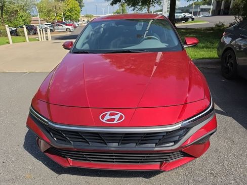 Used 2025 Hyundai Elantra SE FWD image 5