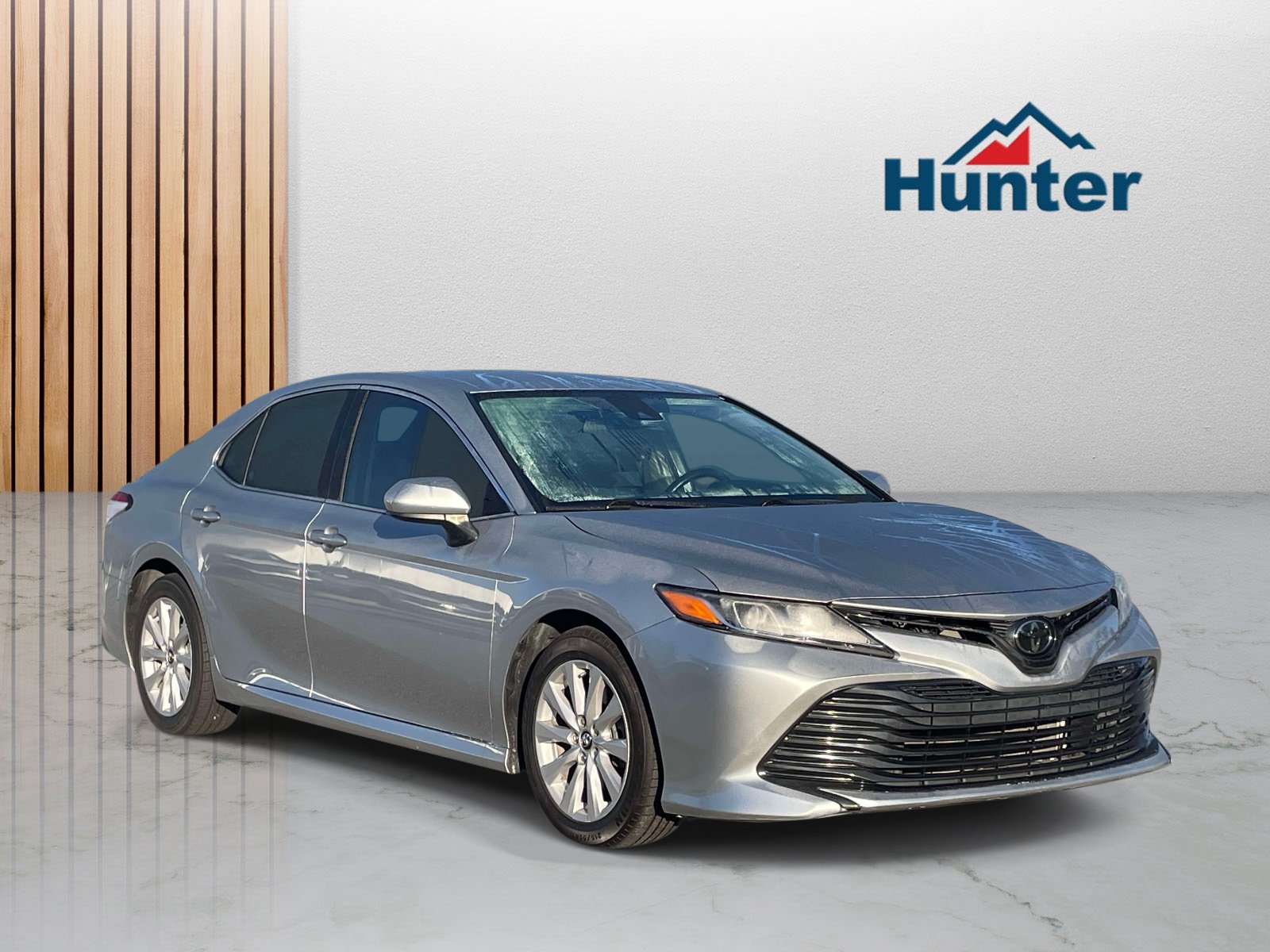 Used 2020 Toyota Camry LE FWD image 1