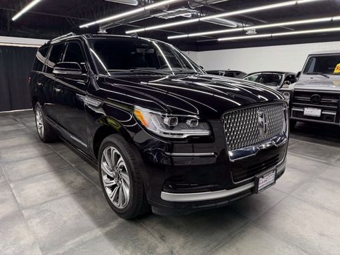 Used 2023 Lincoln Navigator Reserve image 9