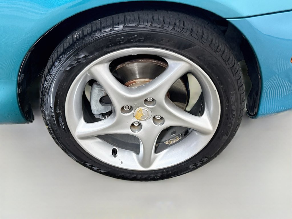 Used 2003 MAZDA MX-5 Miata RWD image 23
