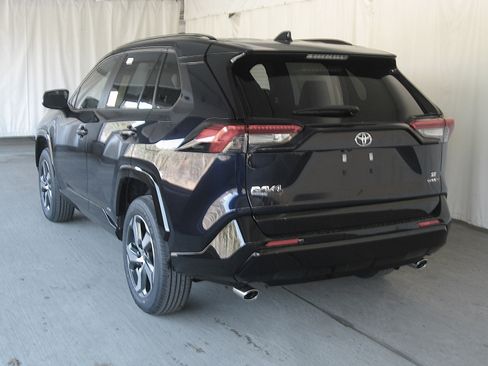 New 2025 Toyota RAV4 SE image 7