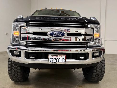 Used 2019 Ford F250 Lariat w/ Chrome Package AWD/4WD image 4