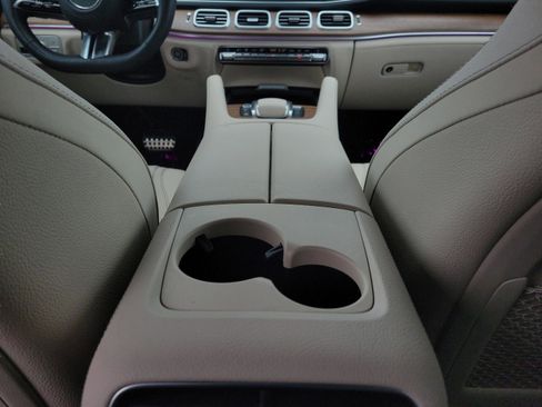 Certified 2026 Mercedes-Benz GLS 580 4MATIC image 11