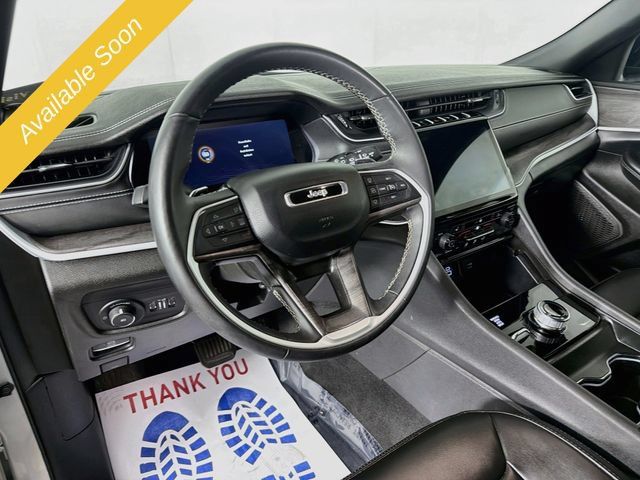 Used 2024 Jeep Grand Cherokee L Limited AWD/4WD image 9