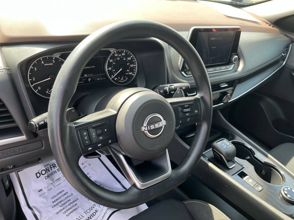 Used 2023 Nissan Rogue S AWD/4WD image 14