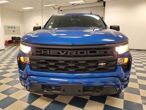 Used 2023 Chevrolet Silverado 1500 Custom image 2