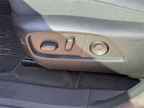 New 2026 Chevrolet Equinox ACTIV w/ Safety and Technology Package image 11