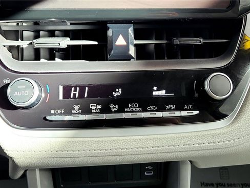 Used 2023 Toyota Corolla Cross LE image 30