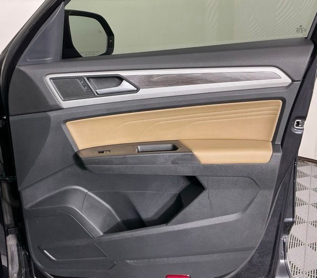 Used 2022 Volkswagen Atlas Cross Sport SE FWD image 27