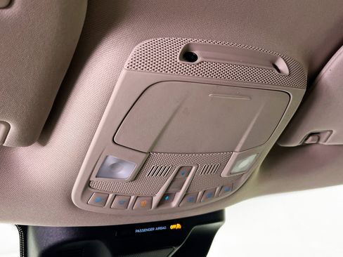 Used 2024 Ford Expedition Limited image 22