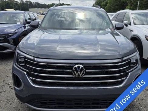Used 2025 Volkswagen Atlas SE AWD/4WD image 6