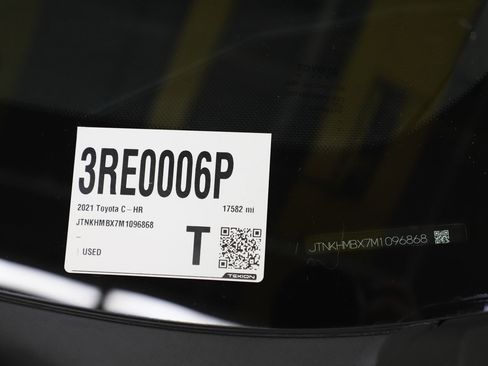 Used 2021 Toyota C-HR XLE image 29