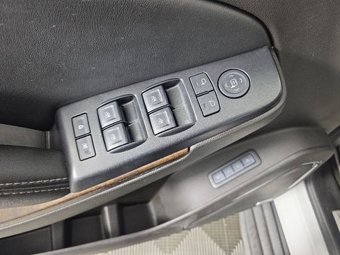 Used 2017 Chevrolet Suburban LT AWD/4WD image 14