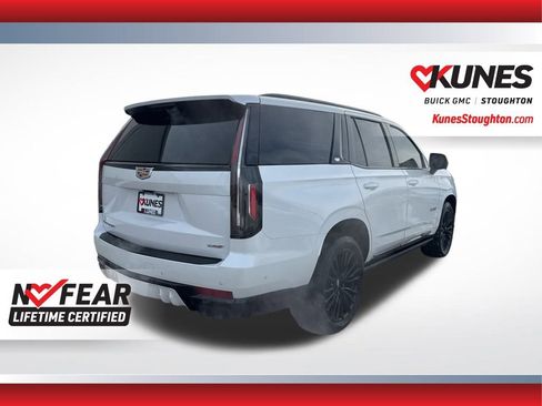 Used 2023 Cadillac Escalade V AWD/4WD image 11