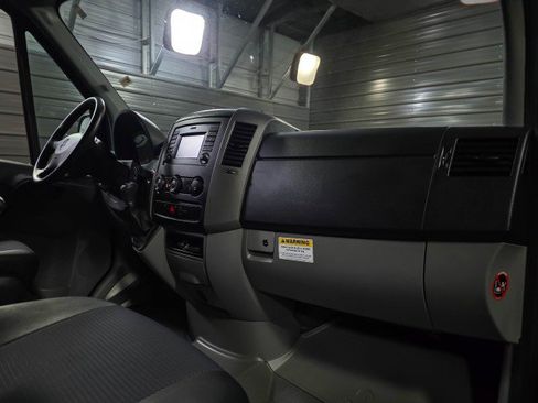 Used 2017 Mercedes-Benz Sprinter 2500 image 15