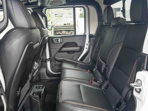 New 2026 Jeep Gladiator Sport image 17