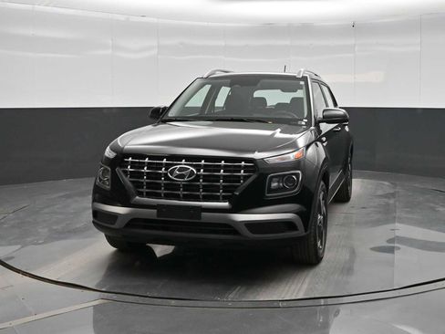 New 2026 Hyundai Venue SEL FWD image 3