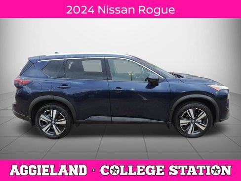 Used 2024 Nissan Rogue SL w/ SL Premium Package FWD image 2