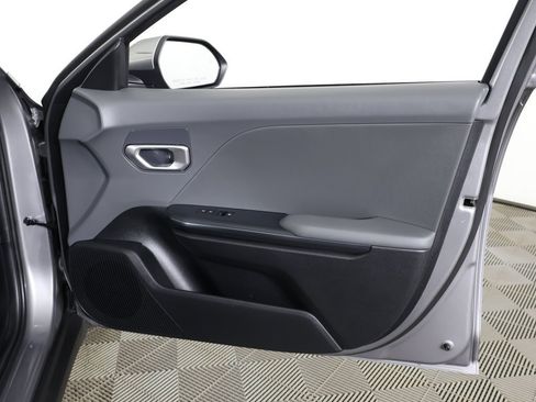 Used 2025 Kia K4 LXS image 21