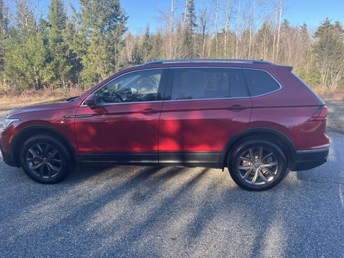 Used 2023 Volkswagen Tiguan SE image 8