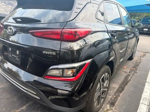 Used 2023 Hyundai Kona SE w/ Cargo Package FWD image 7