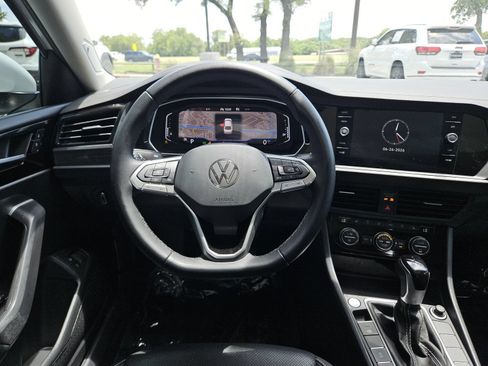 Used 2024 Volkswagen Jetta SEL FWD image 13
