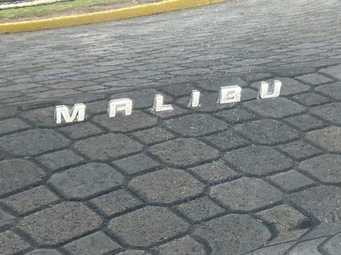 Used 2023 Chevrolet Malibu LT image 16